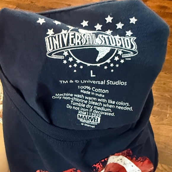Captain America, Marvel Universal Studios Navy Graphic T-Shirt women’s L - Picture 3 of 3